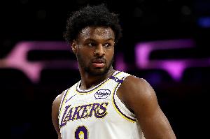 布朗尼：我现在无法成为场均15分的球员 为了能上场我得加强防守