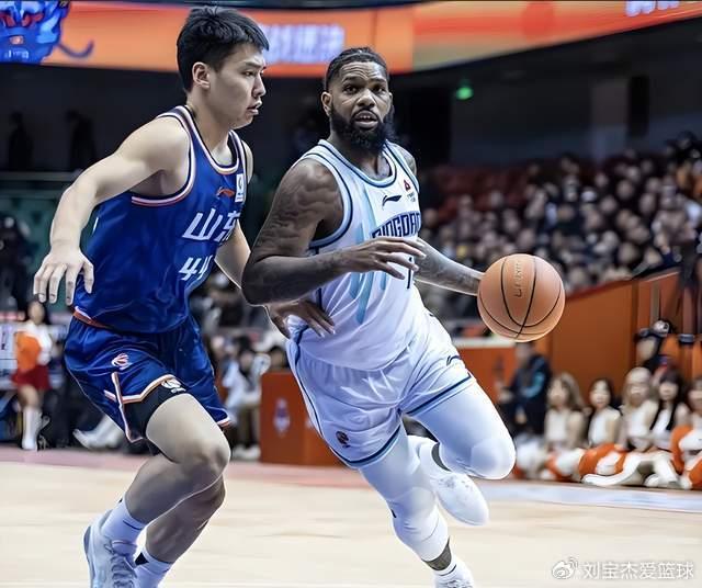 开云在线开户-山东高速作不断：续约克里斯 + 引进陈林坚，锁定鲍威尔冲击新赛季