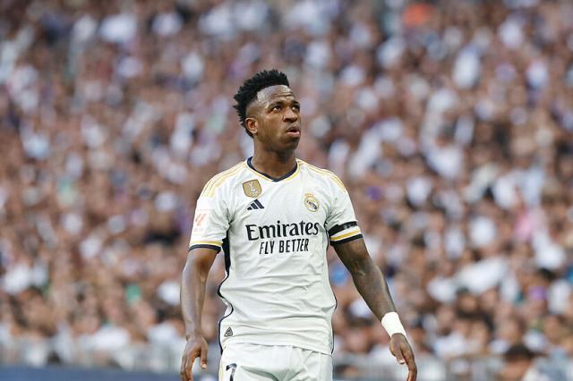 开云登录入口地址-皇马遭遇严重伤病潮：9人伤停，一线队仅剩14人能战