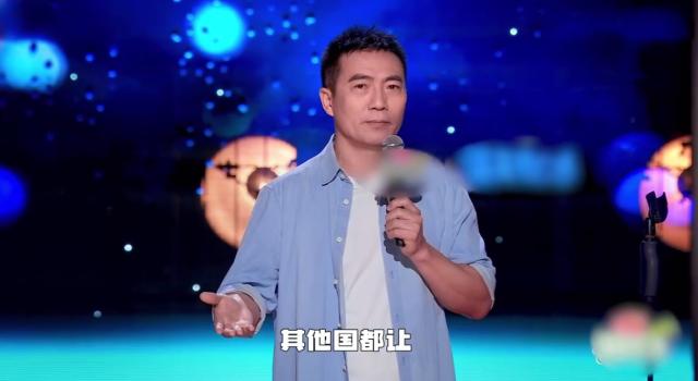 开云体育app-男足又成为脱口秀话题：除了不让巾帼其他国都让